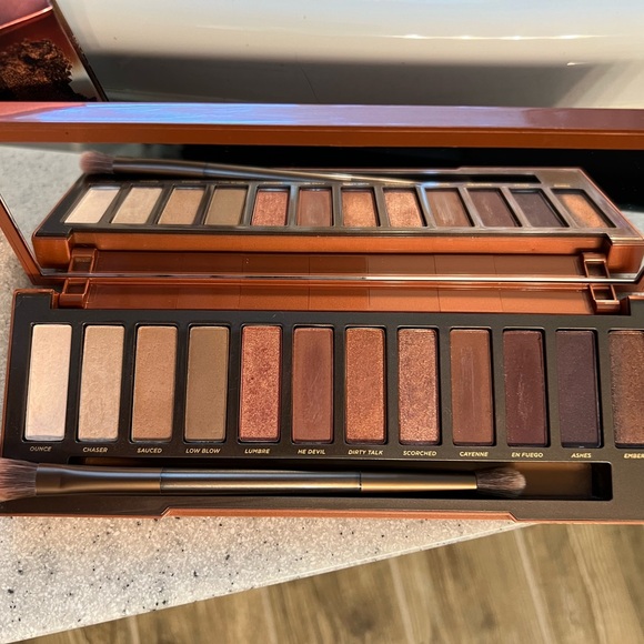 Urban Decay NAKED Heat Palette - Picture 6 of 8